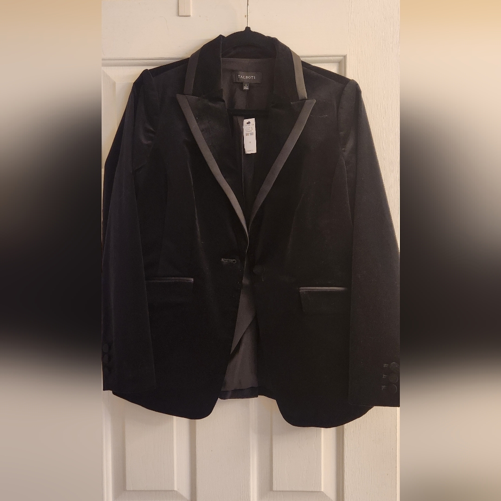 Black Velvet tuxedo jacket. NEW!